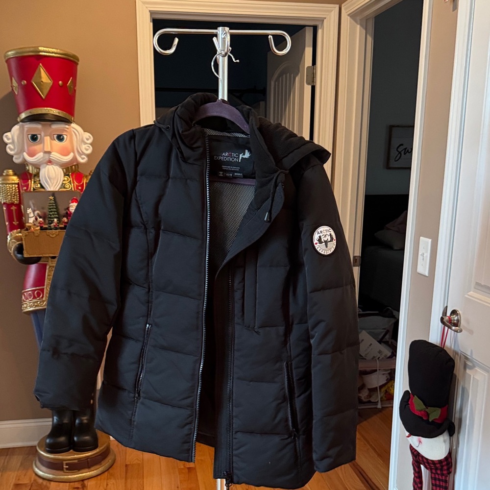 Elegant Black Puffer Jacket for Women